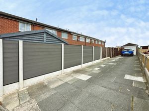 Garage - click for photo gallery